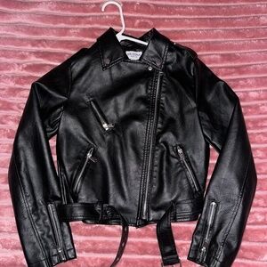 Arizona Jean Company Women's Sleek Black Leather Jacket